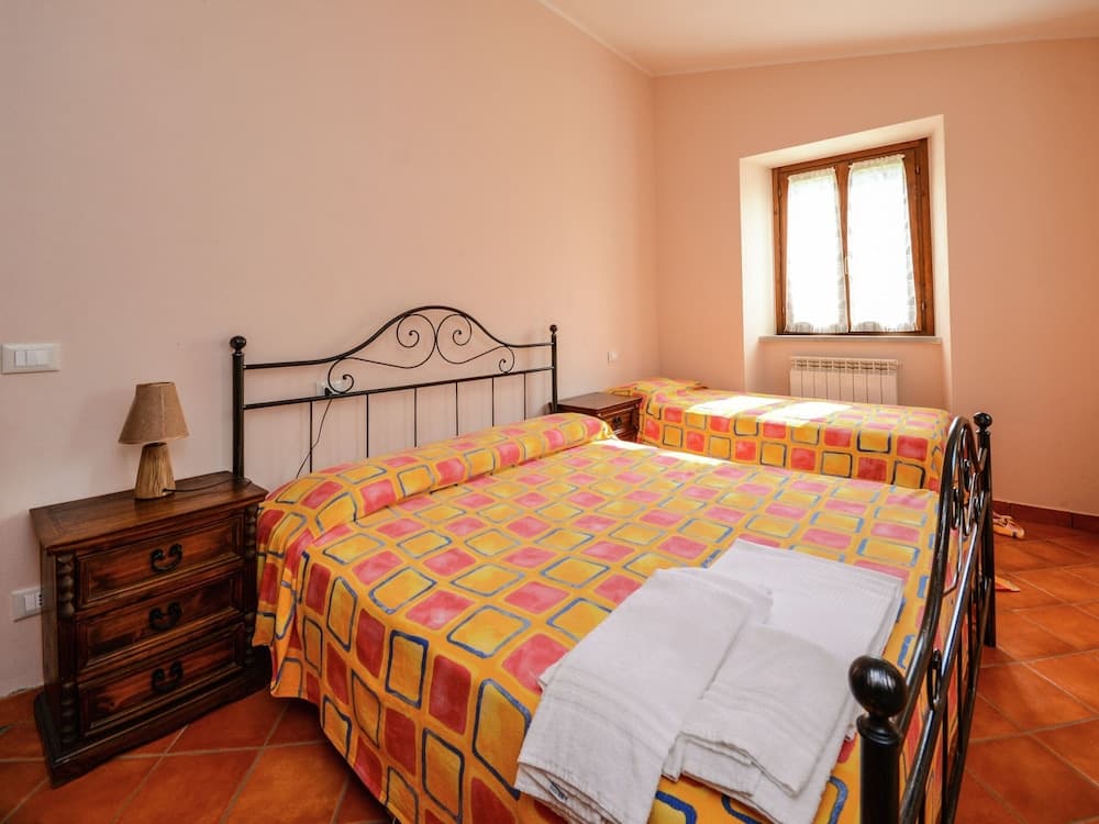 Mansion in Apecchio Near Lake and Pool