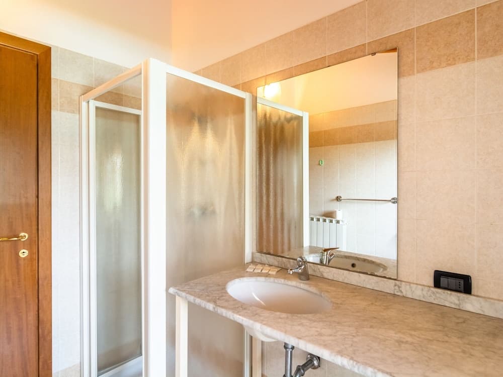 Agriturismo with Pool near Golf Course & Salò