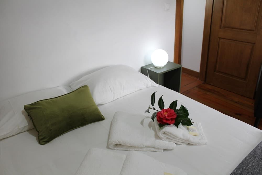 Excellent Cottage in Santa Comba With Communal Swimming Pool