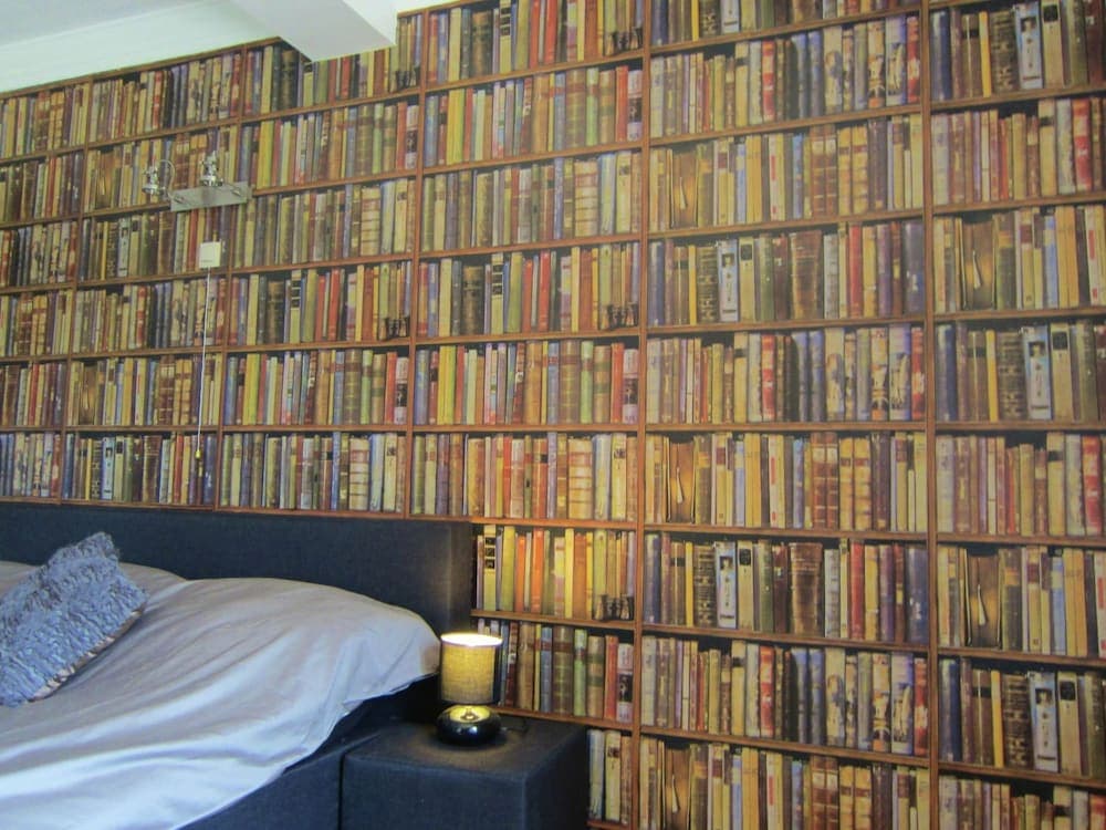 Luxury Castle, Basse-bodeux