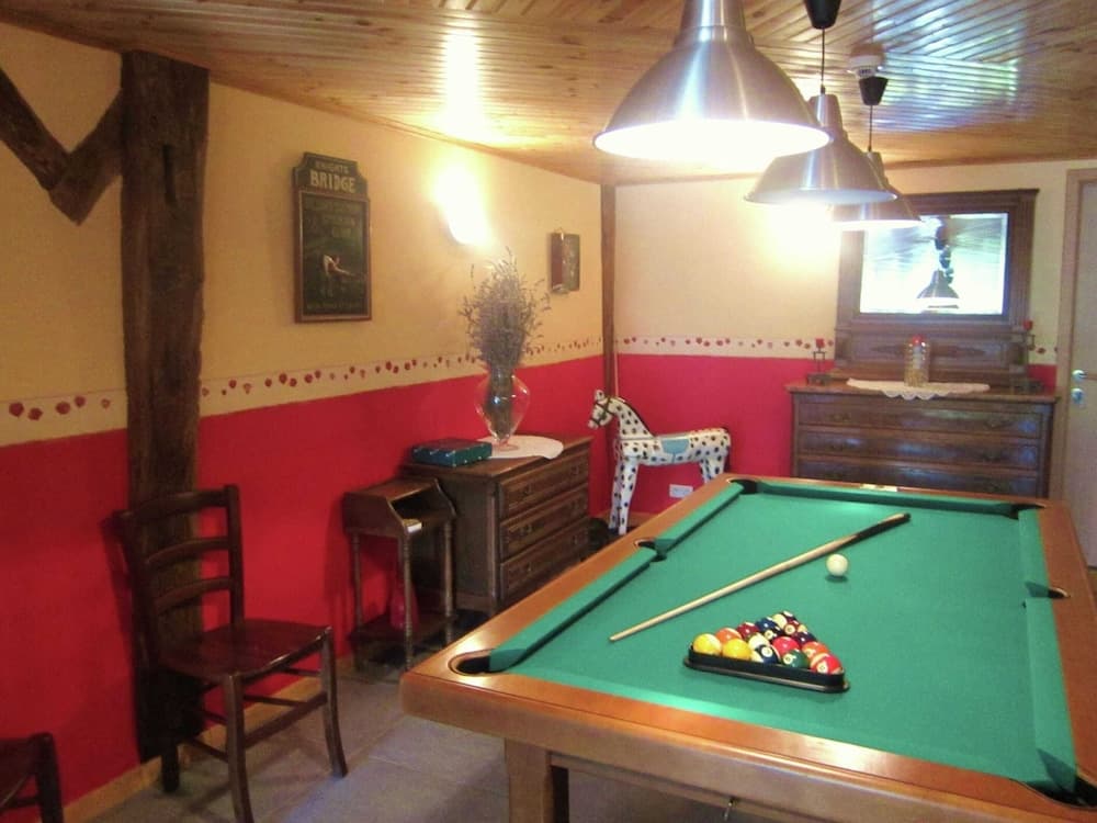 Charming Apartment in Sensenruth with Hot Tub