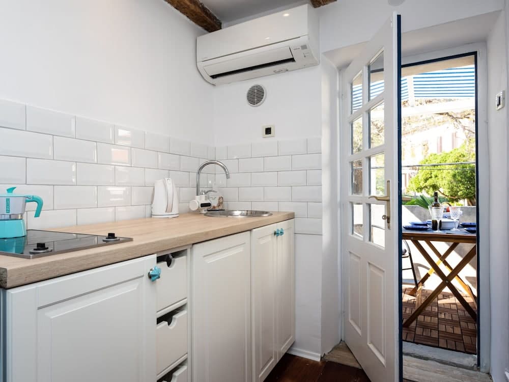 Adorable Holiday Home Located Near the Beach