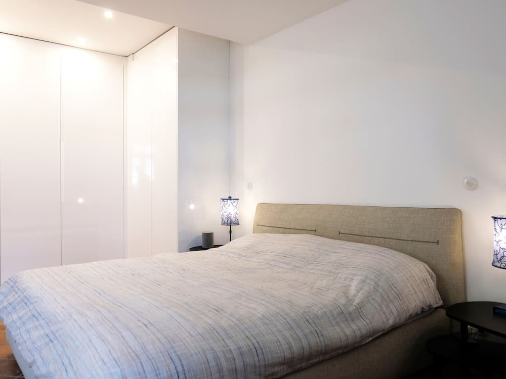 Delightful, Authentic Quinta with Swimming Pool near Beach & Towns