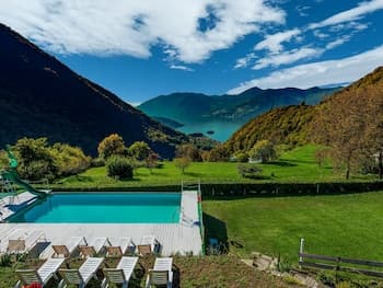 Lake View Chalet in Lombardy With Swimming Pool