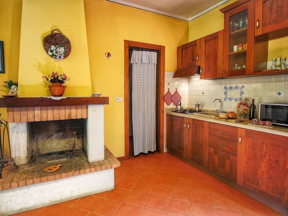 Attractive Mansion With Pool