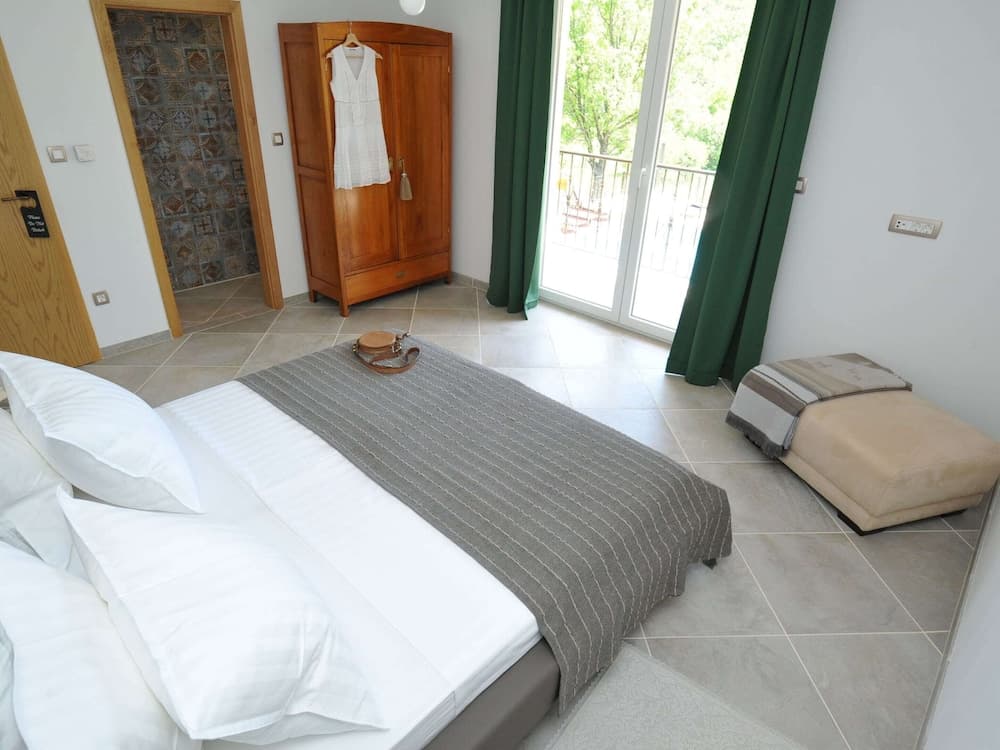 Villa in Tijarica With Private Pool