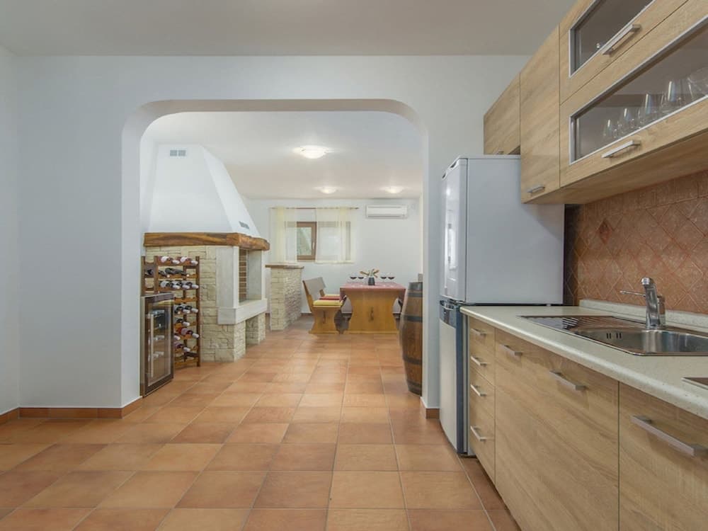 Amazing Holiday Home With Private Pool & Roof Terrace