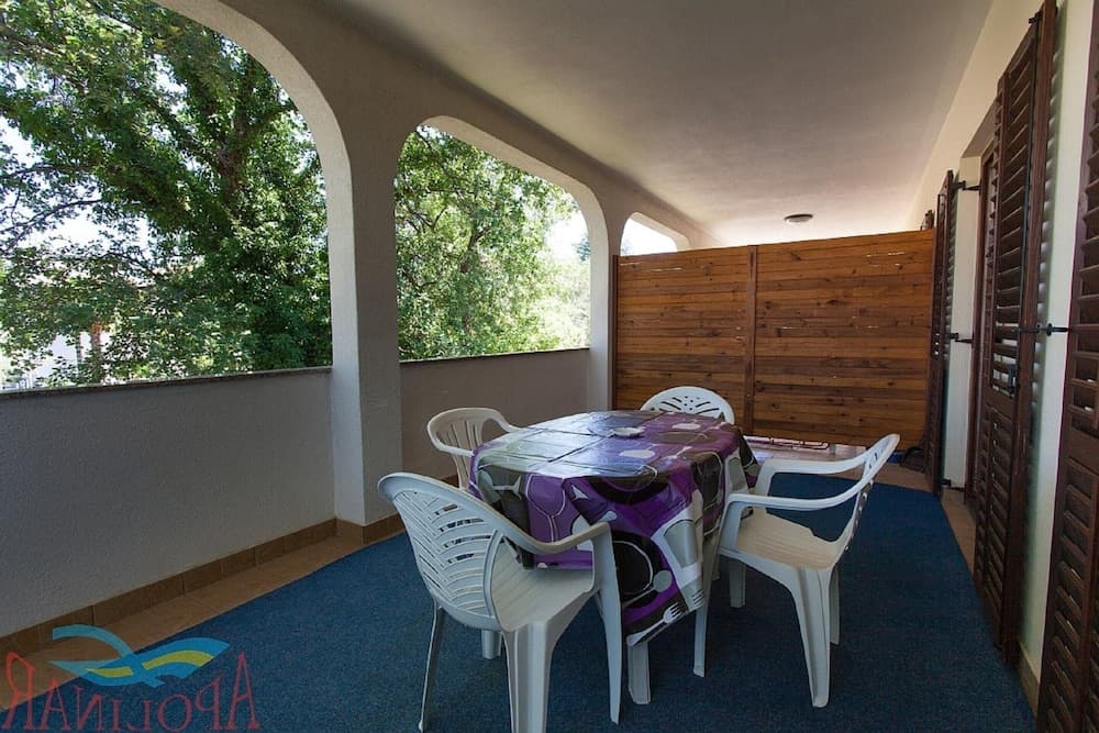 Spacious Apartment With Terrace & Garden Grill