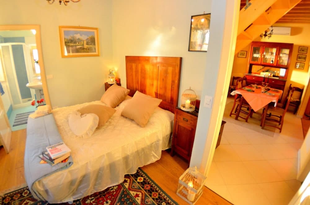 Lucca Retreat With Pool