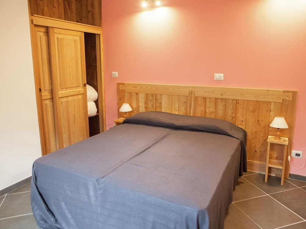 Spacious Apartment in Antey-Saint-André near Ski Lift