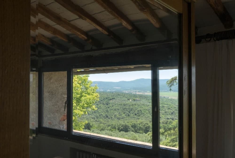 House in Tuscany Near Castello di Montozzi