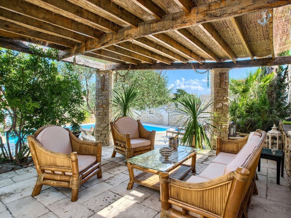 Modish Apartment in Murter with Hot Tub