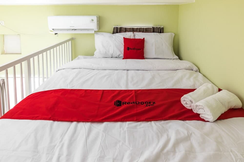 RedDoorz Syariah near Suncity Mall Sidoarjo