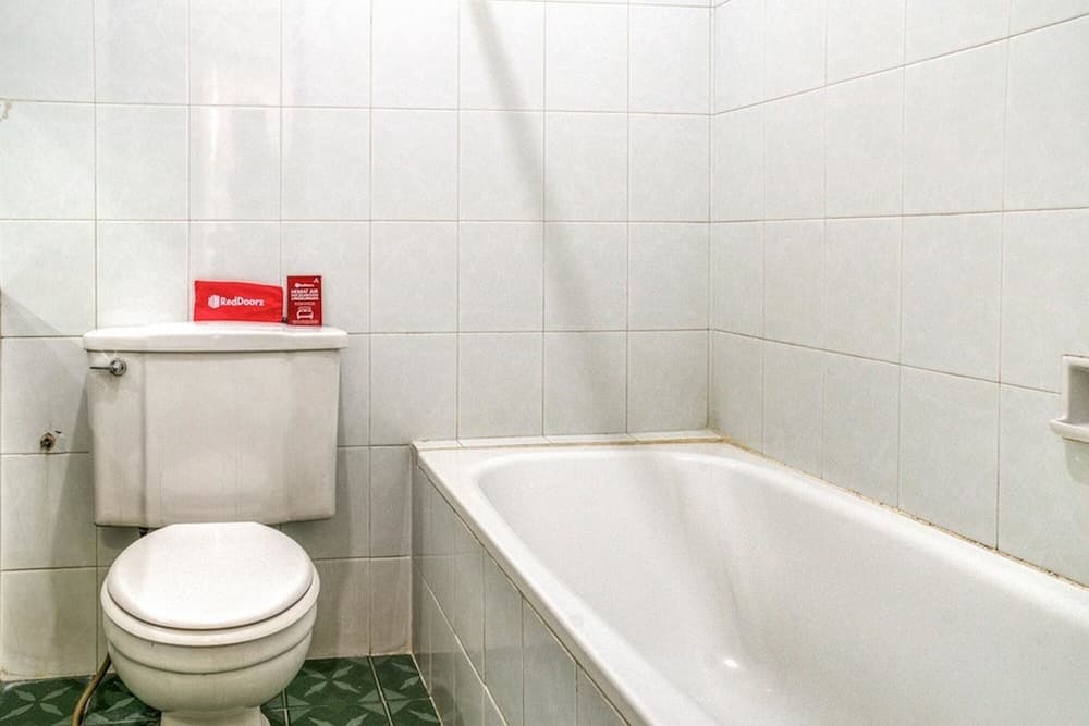 RedDoorz near Plaza Senayan