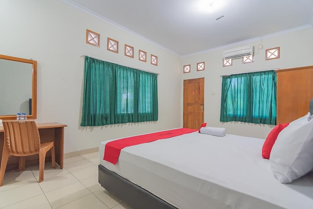 RedDoorz @ Pemuda Street Cirebon