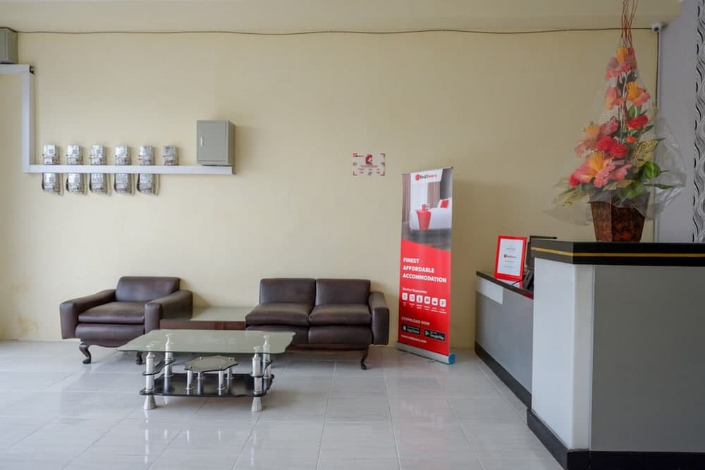 RedDoorz near Graha Saba Buana Solo