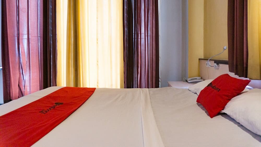 RedDoorz near Pelabuhan Jayapura