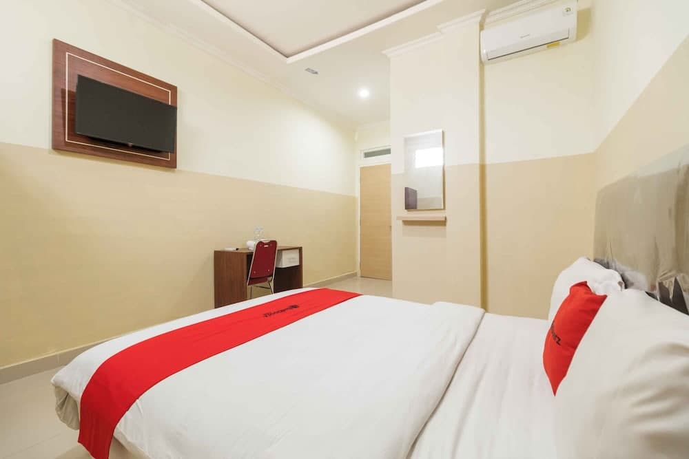 RedDoorz near Griya Agung 2 Palembang