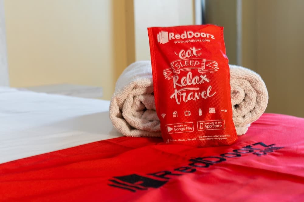 RedDoorz near Sultan Mahmud Badaruddin Airport Palembang