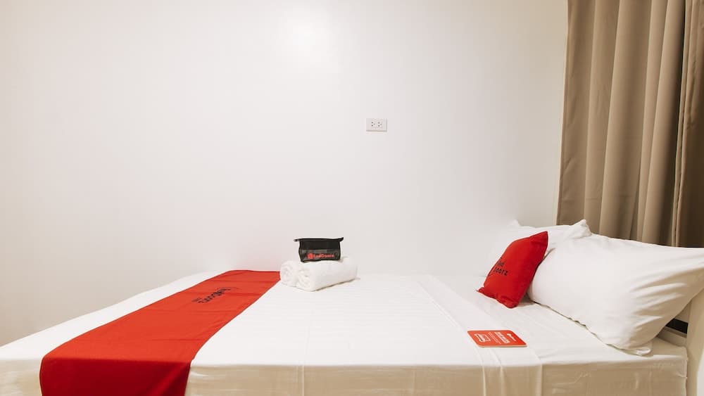 RedDoorz @ Golite Old Albay - Hostel