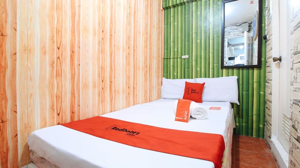 RedDoorz near OWWA Pasay