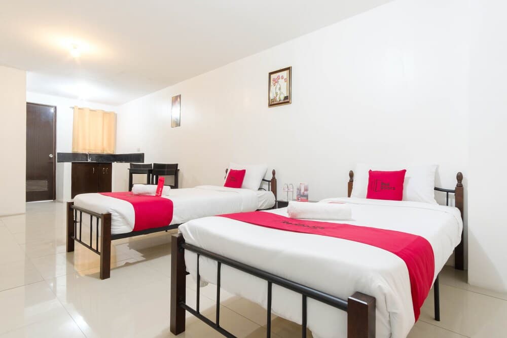 RedDoorz Plus @ Orchard Tower Manila