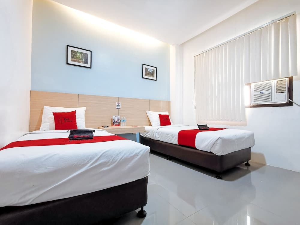 RedDoorz near Trade School Gensan