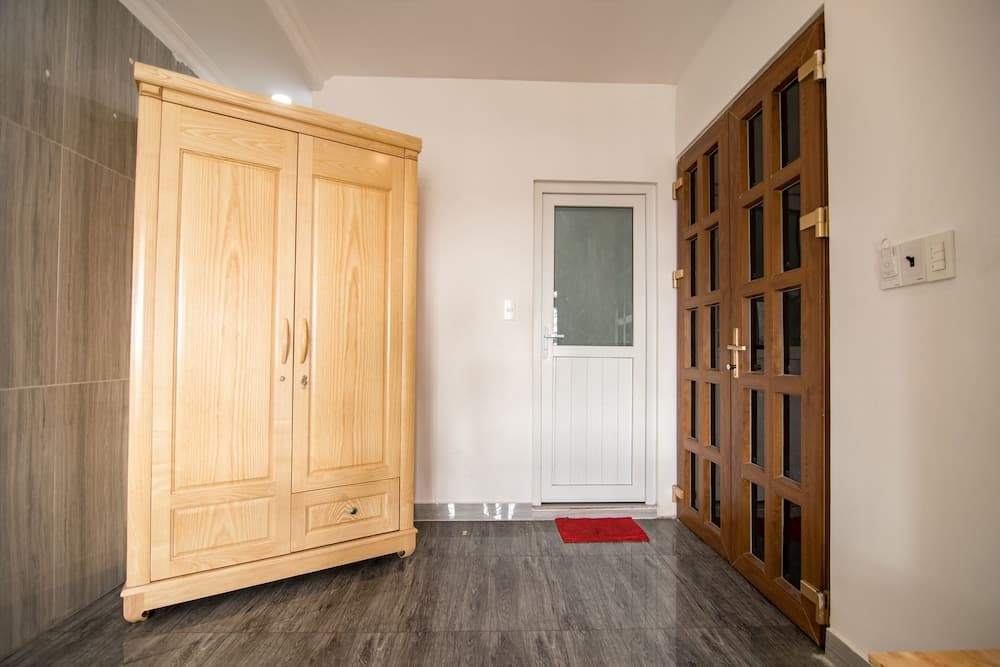 Reddoorz near Tan Son Nhat Golf 2