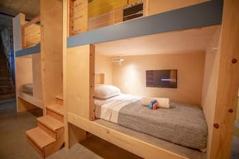 PodShare San Diego - Hostel