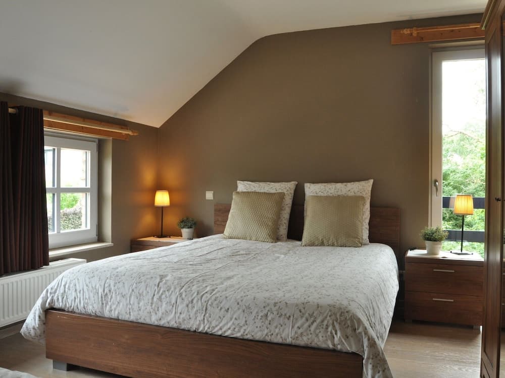 Elegant Villa in Bomal