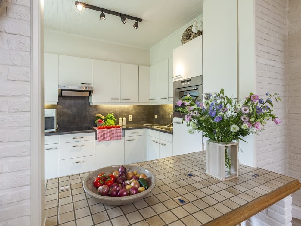 House in Zingem Near Hiking Trails