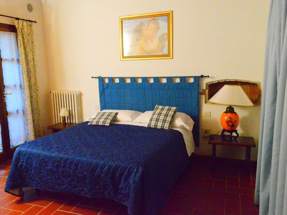 Rustic Farmhouse Living Vinci's Treasures