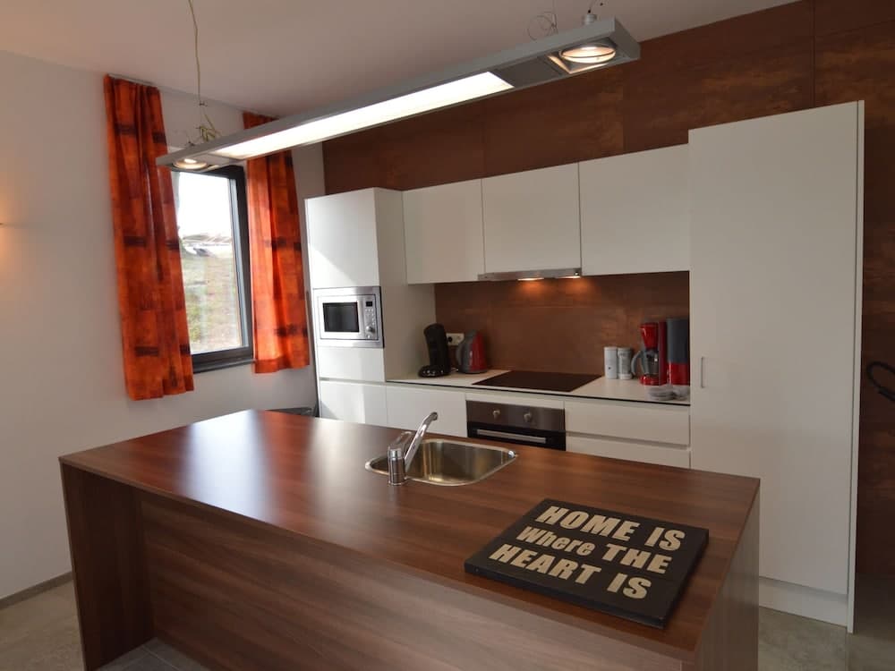 Superb Holiday Home With Barbecue