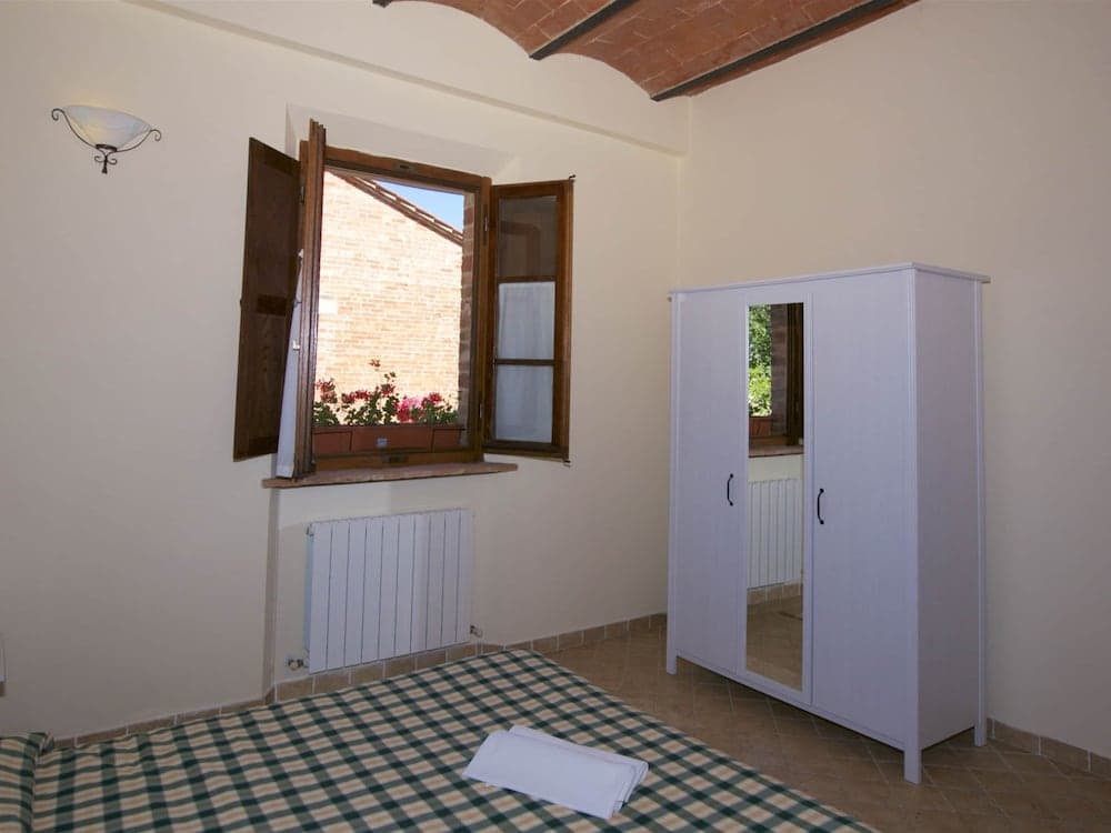 Rustic Escape With Pool