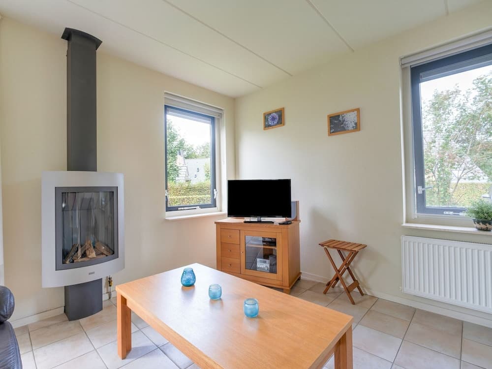 Serene Holiday Home in Gaasterlan-sleat With Garden