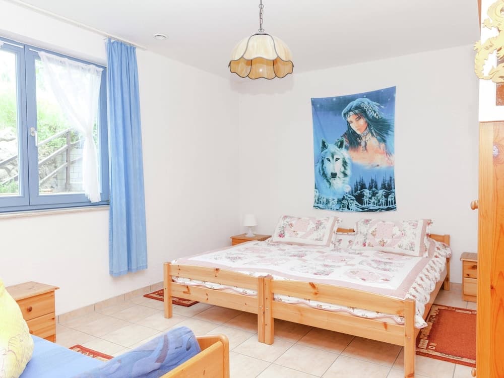 Villa mit Sauna und Garten