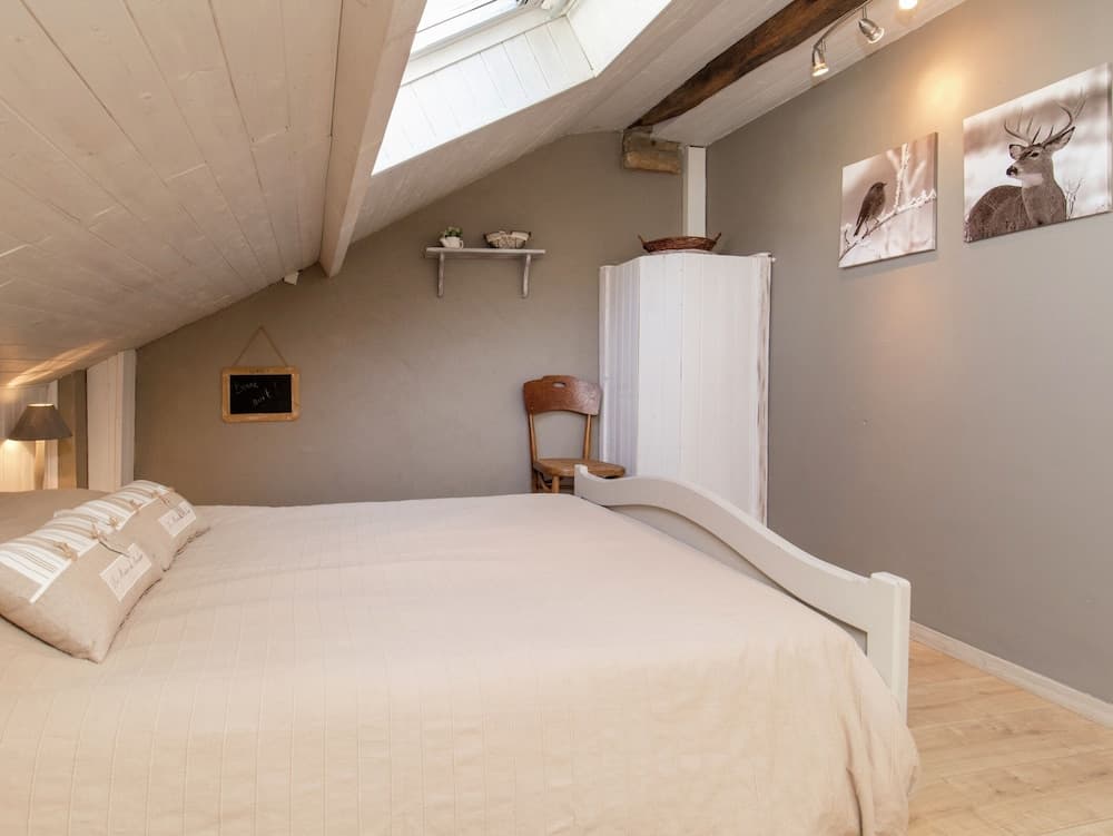 Beautiful Cottage in Malempre With Fenced Garden