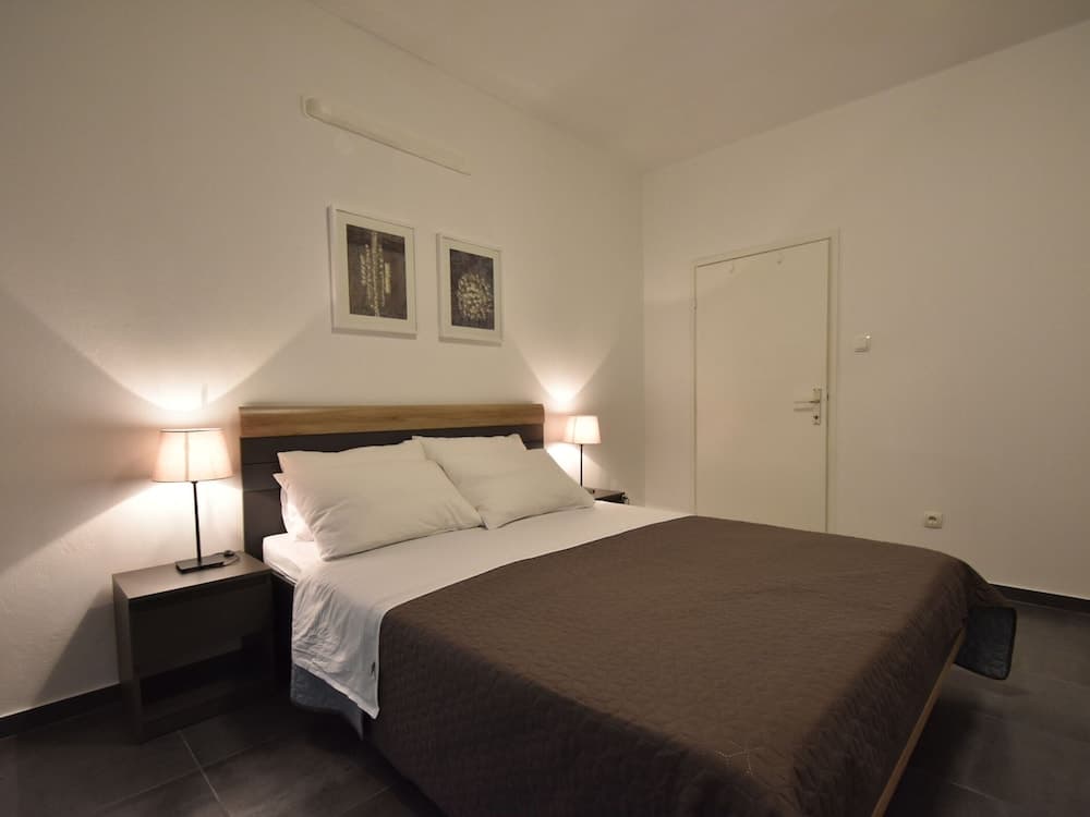 Spacious and Modern Apartment on the Beach in Klek