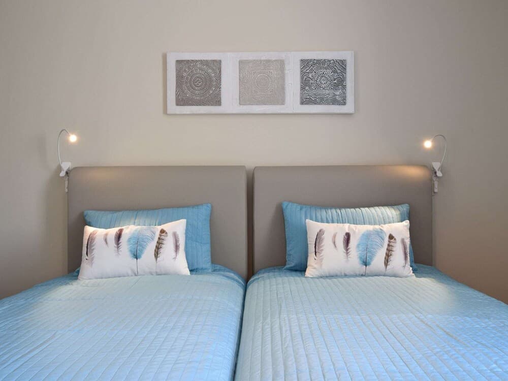 Very Nice Holiday Home Located on a Large Secured Park