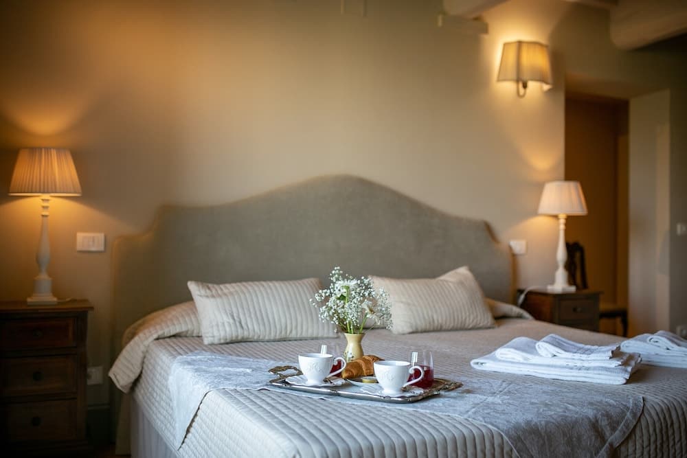 Holiday Home in Cortona With Pool & Valley Views