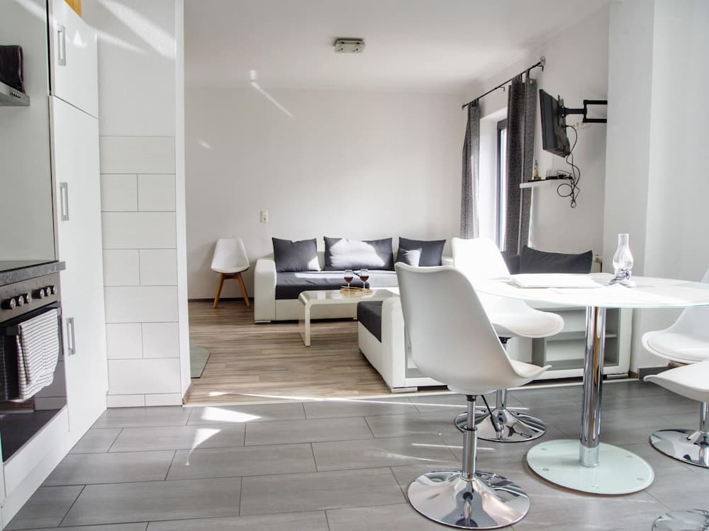 Apartment Near Lagoon and Lake Views