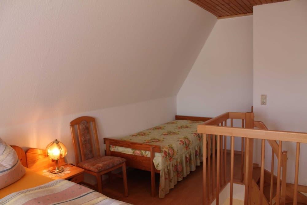 Quaint Apartment in Pepelow near Sea