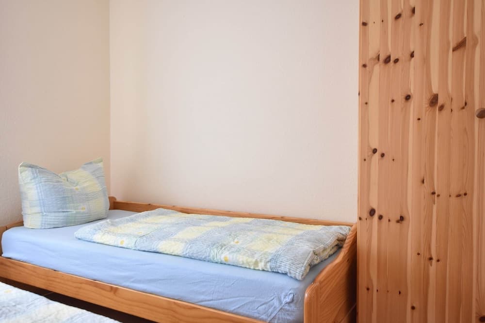 Quaint Apartment in Pepelow near Sea