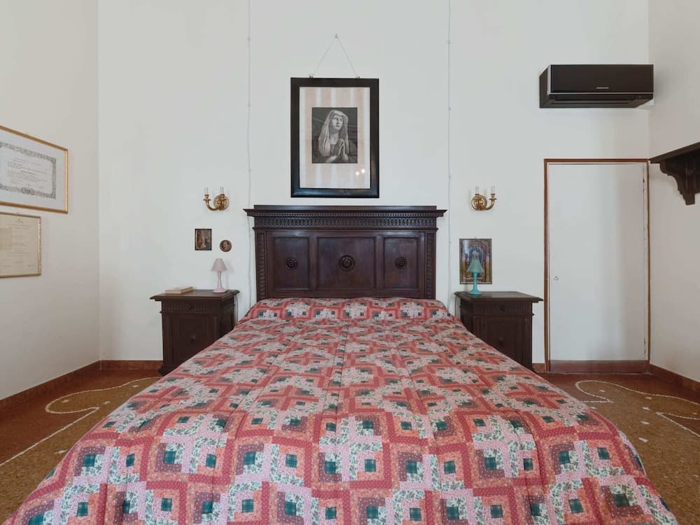 Castle in Romano D'ezzelino With Garden