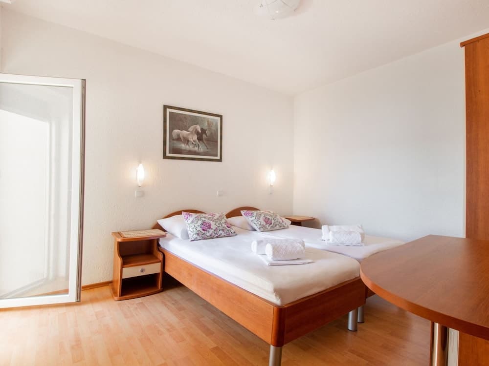 Charming Seaside Apartment