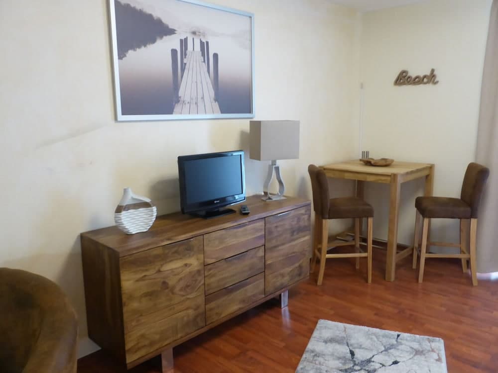 Apartment in Wiek auf Rgen With Forest