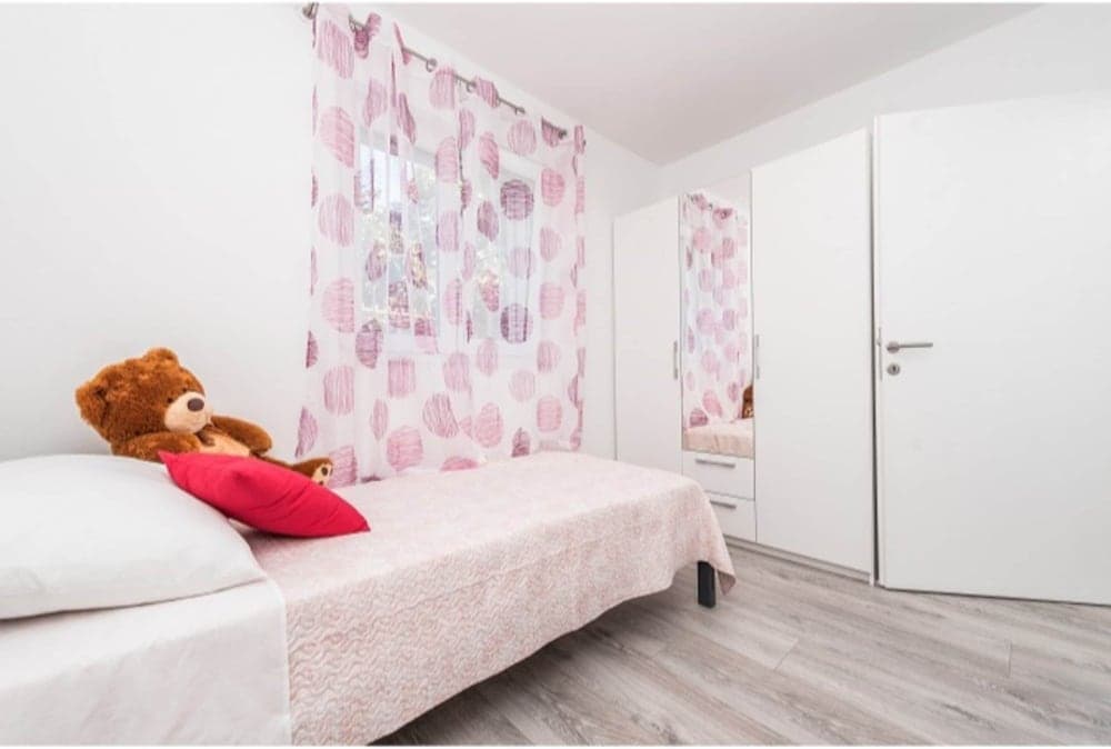 Lovely Apartment in Pakostane With Terrace