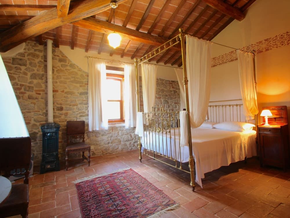 Villa in San Venanzo With Pool and Sauna