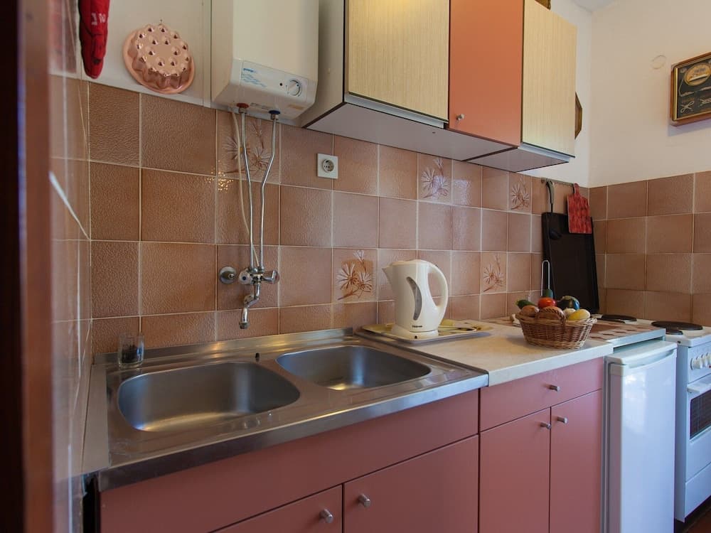 Spacious Apartment With Terrace, Near the Beach