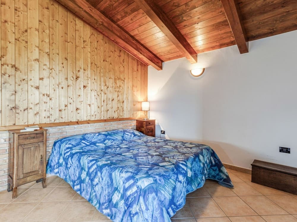 Chalet in Motta Santa Lucia in Greenery